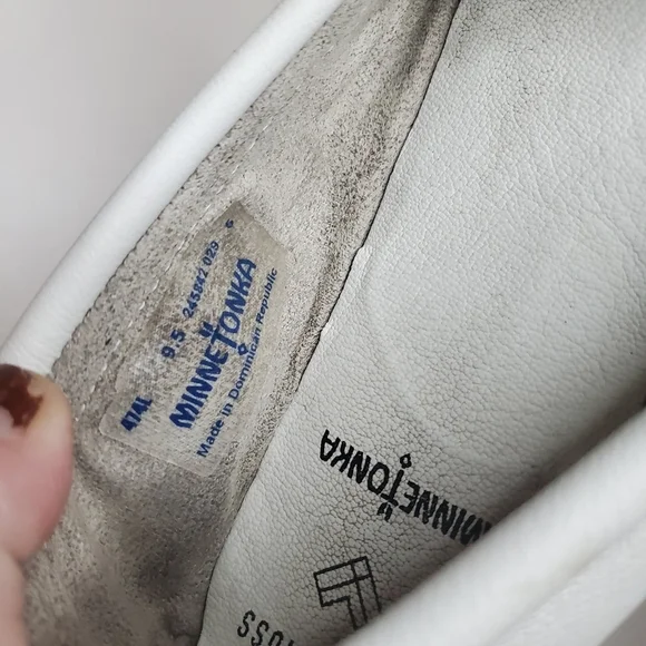 Minnetonka × Lottie Moss Embroidered Dove Moccasins Womens Size 9.5 - Picture 9 of 11